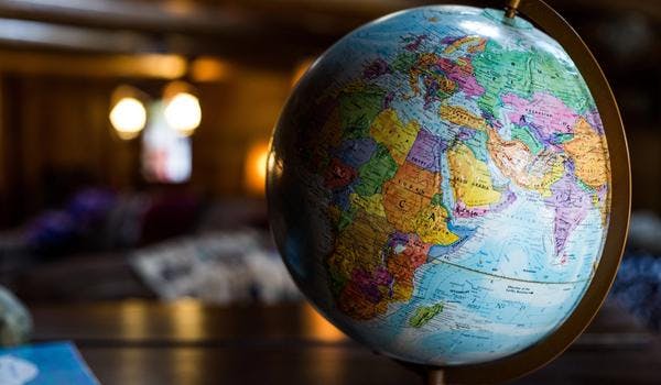 Bilde av en globus som viser verden